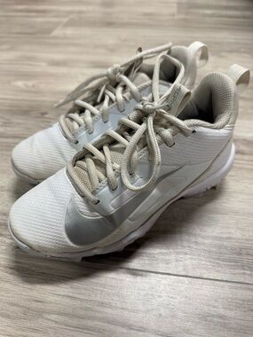 Nike Alpha Menace 4 Shark White-Silver Athletic Cleats Youth 2Y Football/Basebal